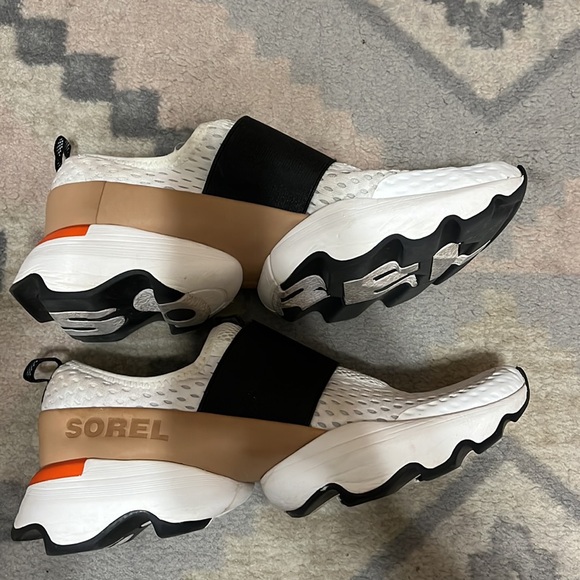 WOMEN'S KINETIC IMPACT STRAP SNEAKER - Picture 6 of 12